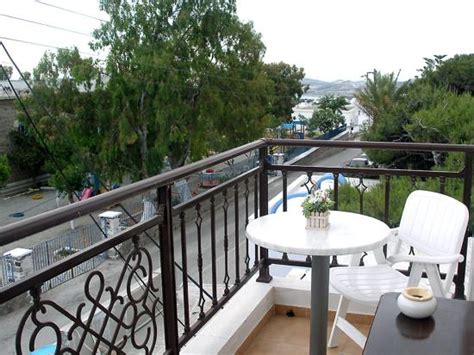 ARETHOUSA (Plaka, Milos) - Villa Reviews, Photos, Rate Comparison ...
