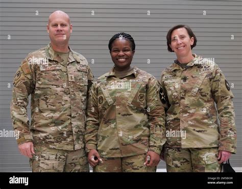 First Sergeant Rank 的图像结果