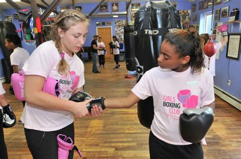 Girls Boxing Class 的图像结果