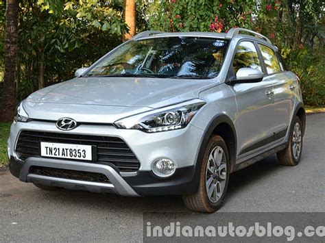 Rear - Hyundai i20 Active: First Drive Review | The Economic Times