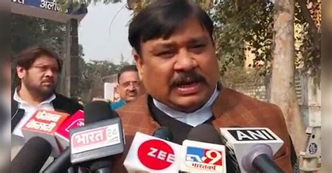 Moradabad Burqa Controversy Former SP MLA Haji Zameerullah statement ...