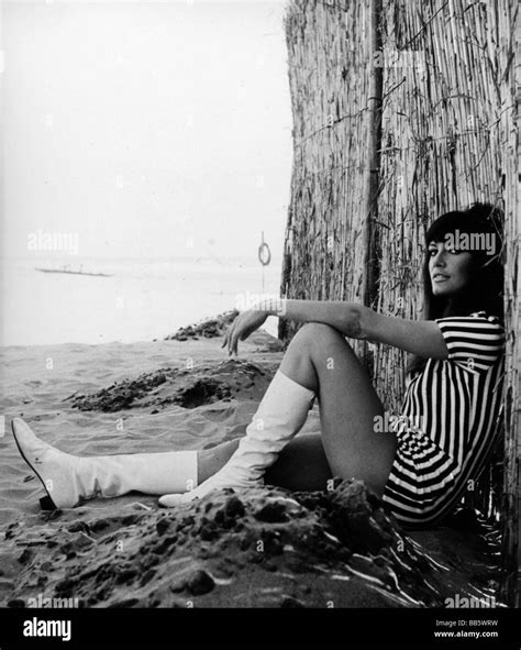 Marisa mell hi-res stock photography and images - Alamy