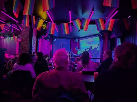 https://gti.images.tshiftcdn.com/10484052/x/0/review-of-kiki-reykjavikrsquo-s-lively-queer-bar-amp-karaoke-spot-6.jpg?ixlib=php-3.3.0&w=883