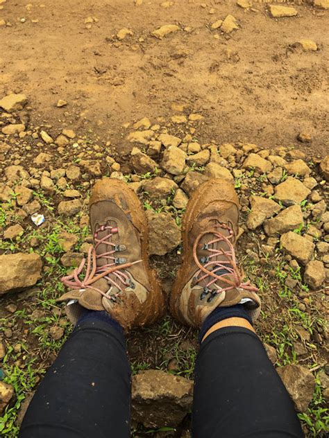 How to choose trekking shoes-beginners guide to choose the right shoes