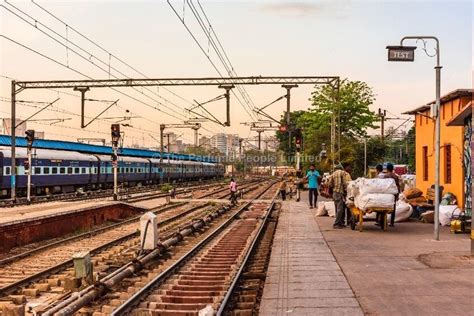 New Delhi Local Train 的图像结果