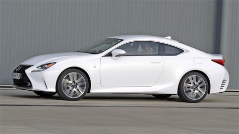 First drive: the Lexus RC200t, a turbocharged 4-Series rival Reviews ...
