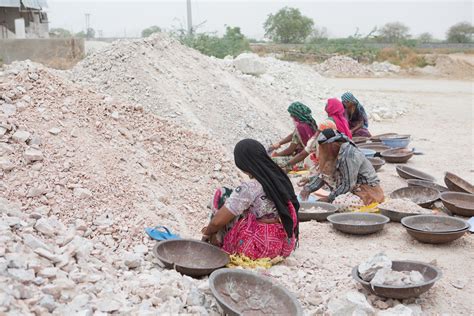 Photo Essay: Stone Crushing Factories Take a Toll on Workers