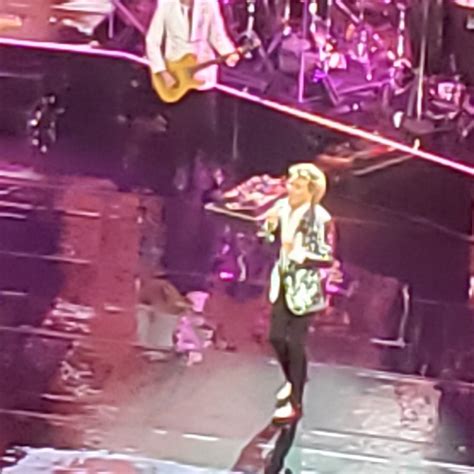 ROD STEWART AT THE COLOSSEUM AT CAESARS PALACE - All You Need to Know ...