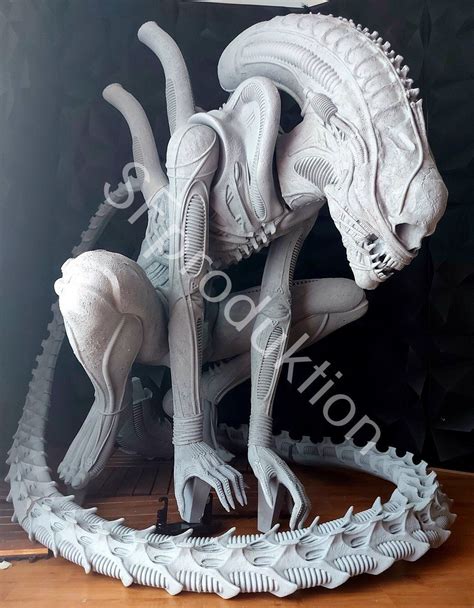 Alien Figure 的图像结果