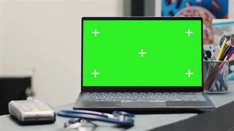 Computer and Desk Front View Green Screen 的图像结果