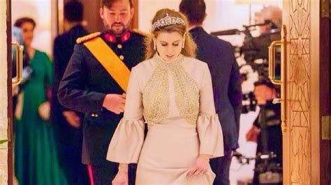 L'incidente di stile di Beatrice di York: al royal wedding di Giordania era vestita come un ...