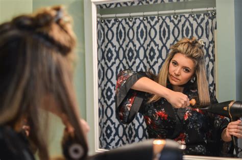 Hair Tutorials Blow Drying 的图像结果