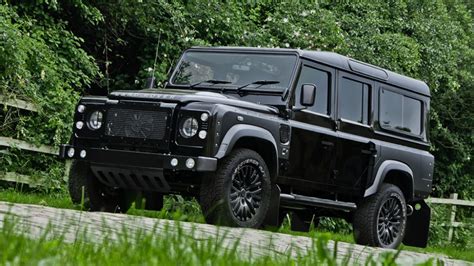Land Rover Defender 7 Seater by Kahn Design | Carz Tuning
