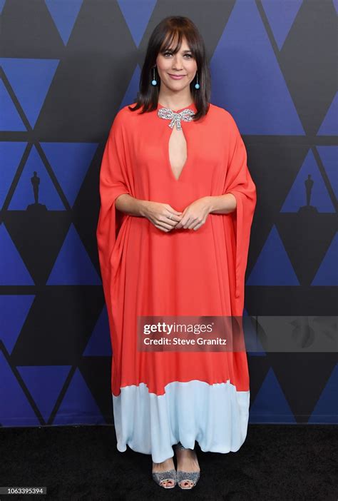 The best Rashida Jones feet pictures 🤩