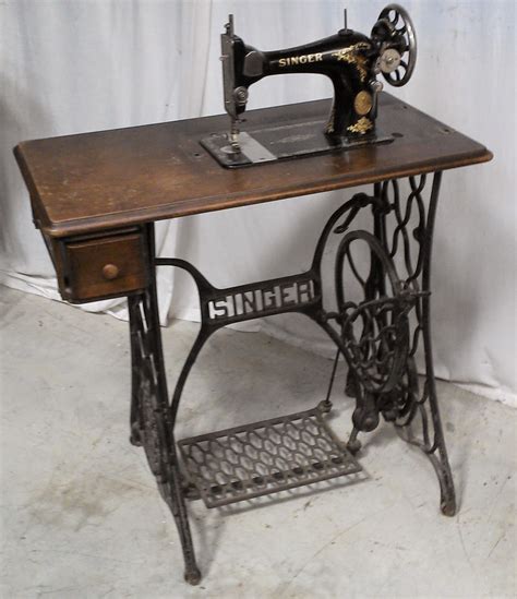 Image result for Machine Singer Ancienne Prix