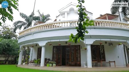 मुंबई में पंकज त्रिपाठी के ग्रामीण शैली के घर पर एक नज़र | Housing News