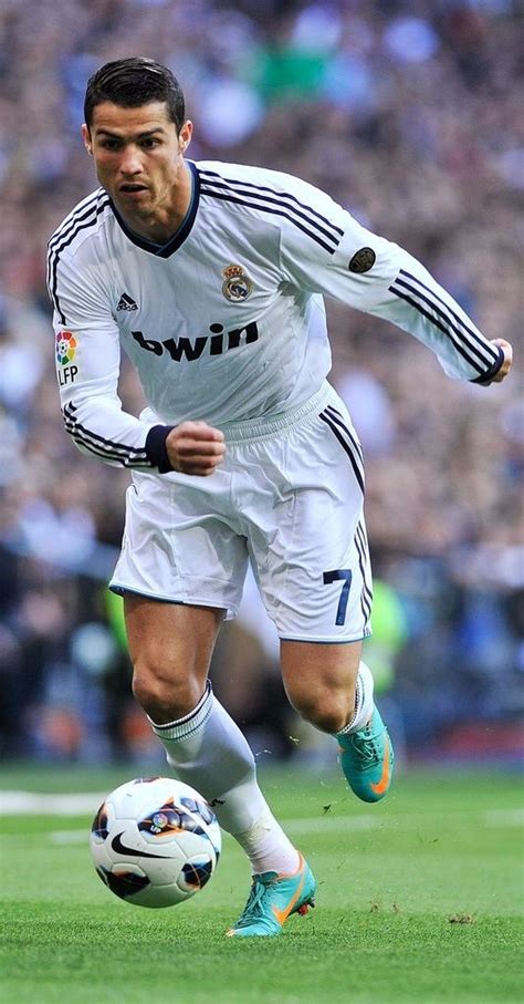 Playing Football 的图像结果