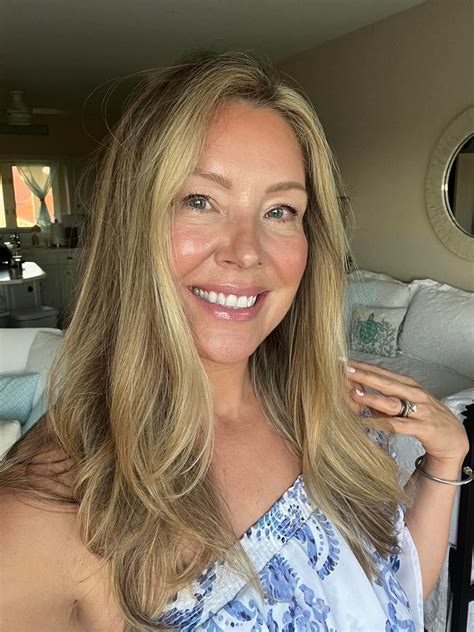 Pin by Barbara Lessard on hairstyles | Beautiful christina, Older ...