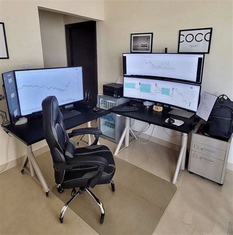 Minimalist Home Office Setup with Dual Monitors