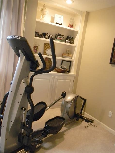 Exercise Room Wall Front View 的图像结果