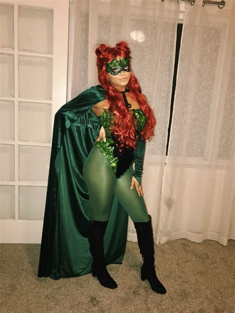 Full outfit flex on Poison Ivy Halloween costume. Inspired by Uma ...