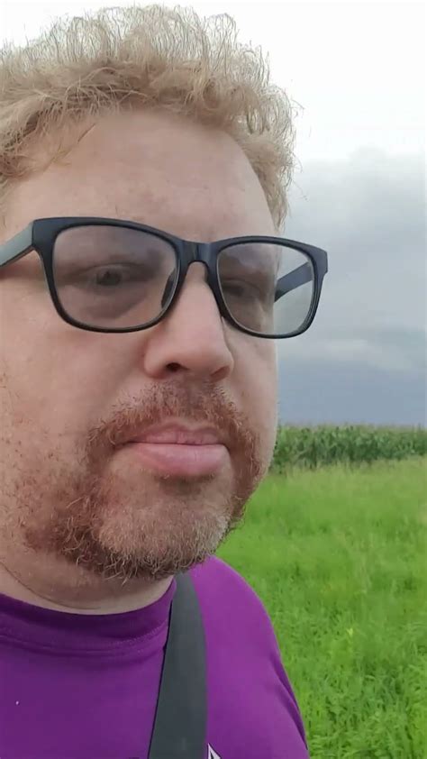 English Lesson 101. Greetings. Hi vs. Hello – When to Use "Hi" and ...