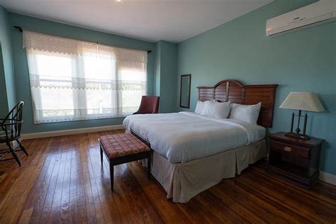 COMMODORE INN AT CLIFTON - Specialty B&B Reviews, Photos, Rate ...