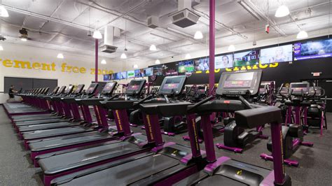 Gym in Phoenix (Estrella), AZ | 7620 W Lower Buckeye Rd | Planet Fitness