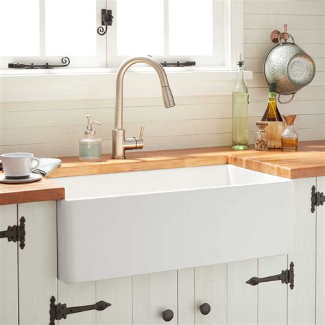 Ultimate Guide To The Types Of Farmhouse Kitchen Sinks | My Decorative