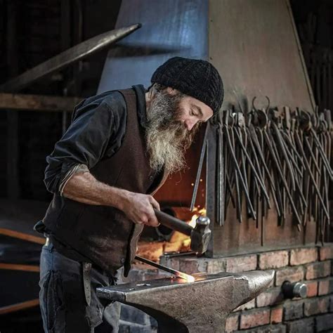 Blacksmithing demonstration | Sovereign Hill