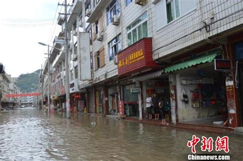 福建沿海小镇遭潮水倒灌 最高水位超街面1米|福建|水位|最高_新浪新闻