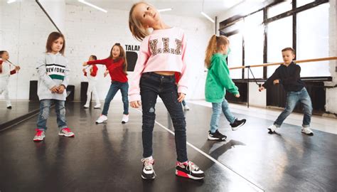 Teach Your Kids the Art of Dancing & Its Benefits | FITPASS