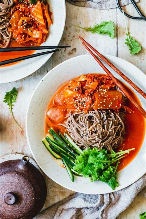 Kalte Kimchi-Nudeln – Bibim Guksu · Eat this! Einfache vegane Rezepte