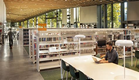 Milwaukie Ledding Library - The Felt Hat