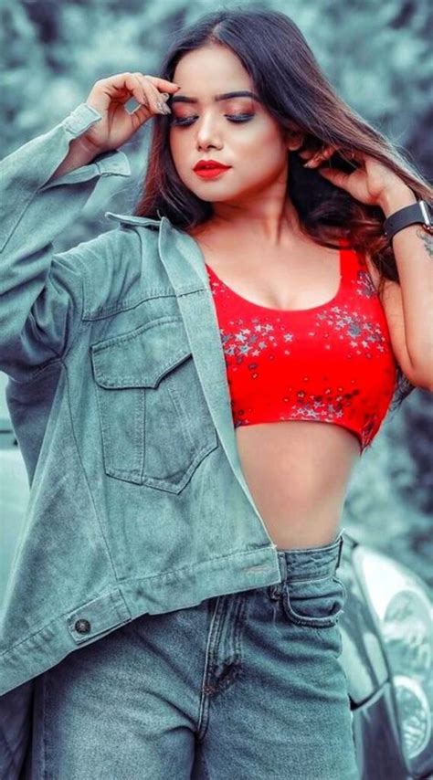 Manisha Rani – From Waitress to Social Media Sensation (See Photos ...
