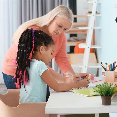 Your Ultimate Guide to Stress-Free Potty Training: When to Start and How to Succeed - Hello,Nanny!