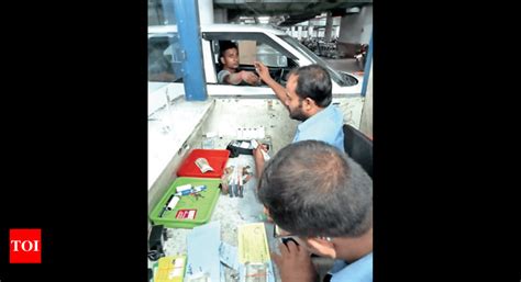 Commuters caught in fare confusion after hike in app cab parking fees ...