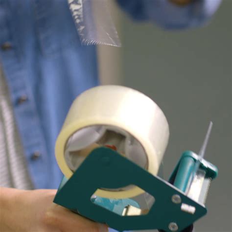 How to Load Your Packing Tape Gun | Duck Brand