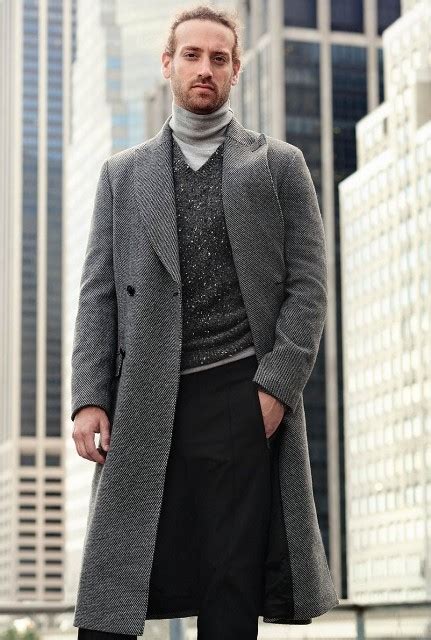 https://i.styleoholic.com/2017/10/With-tweed-coat-black-pants-and-vest.jpg