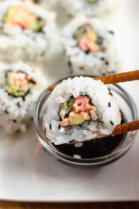 Kani Sushi (Spicy Crab Sushi) - The Foreign Fork