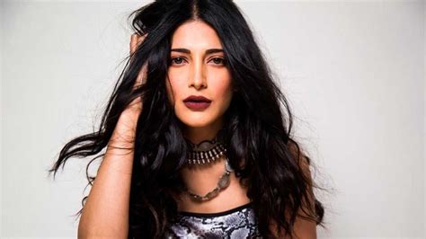 Shruthi Haasan : అలసిపోతేనే ప్రశాంతంగా ఉంటుంది : శృతి హాసన్ | Embracing ...