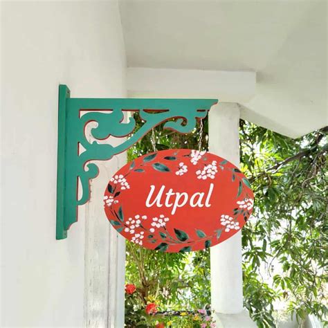 Hand-painted Hanging Name Plate - Green Red Oval White Flowers – Housenama