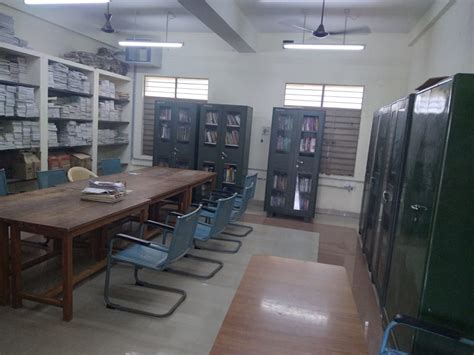 Government Arts And Science College of Thiruthuraipoondi | Library