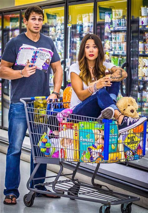 Unique Pregnancy Announcement Ideas