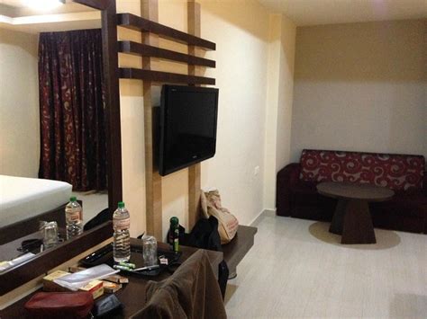 Hotel Athidhi Grand Rooms: Pictures & Reviews - Tripadvisor