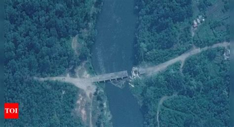 No way out for Ukrainians in embattled city as Russian forces destroy ...