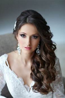 Side Curled Hairstyles by 101 Chic Side Swept Hairstyles To Help You Look Younger Side Curled Hairstyles