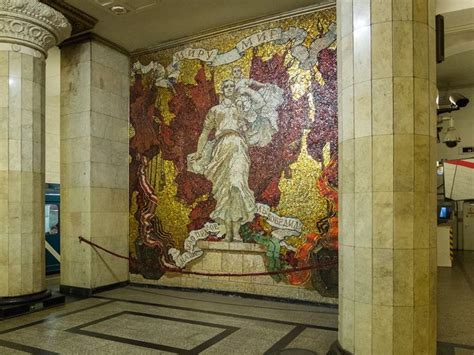 Звезды, рыбка и Победа: 10 советских мозаик Петербурга | Wall paint ...