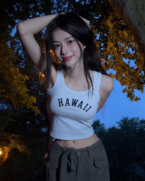 Beautiful girl in the world 🪐 | What do you think @halen.cute | Instagram