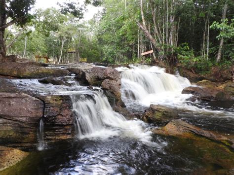 Guia das Cachoeiras de Presidente Figueiredo | Casal Nômade